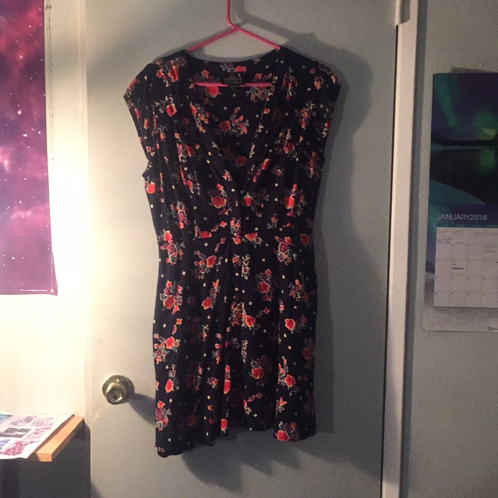 Angie cut out large floral dress